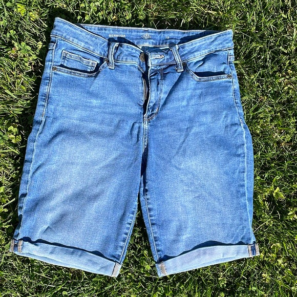 St. John’s Bay Bermuda Shorts - Picture 1 of 5